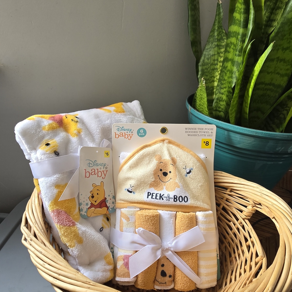 Disney Baby Yellow & White Winnie the Pooh Hooded Towel Set And Blanket